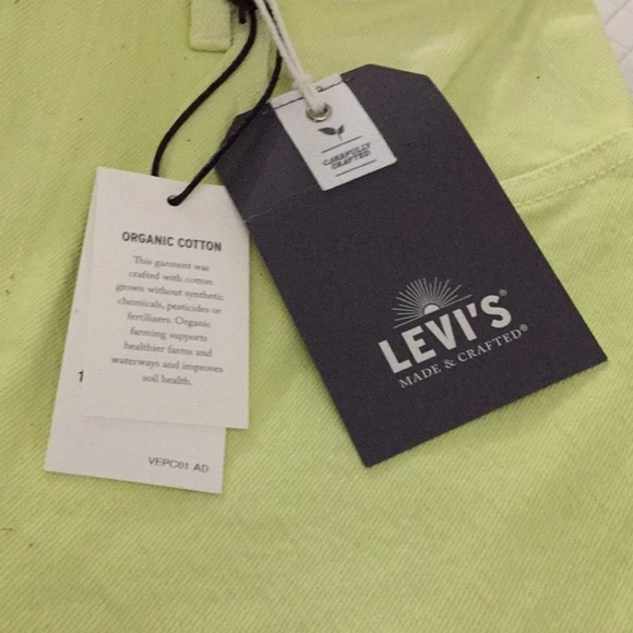 ISO: Levi's Barrel Crop Jeans Size 27 - Picture 6 of 7